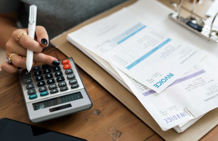 Como Lidar com Invoices na Importação de Serviços: Guia Completo