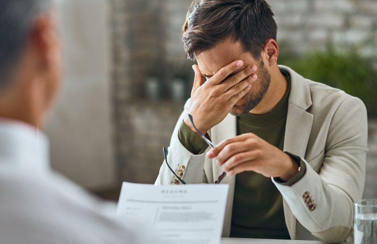 Os 7 erros financeiros que estão quebrando pequenas empresas em 2026